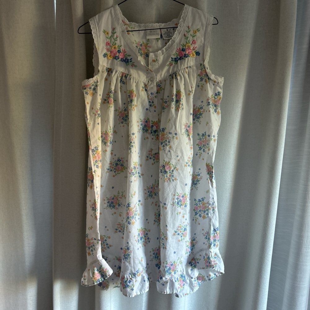 Secret Treasures Floral Chemise - White and Multicolor